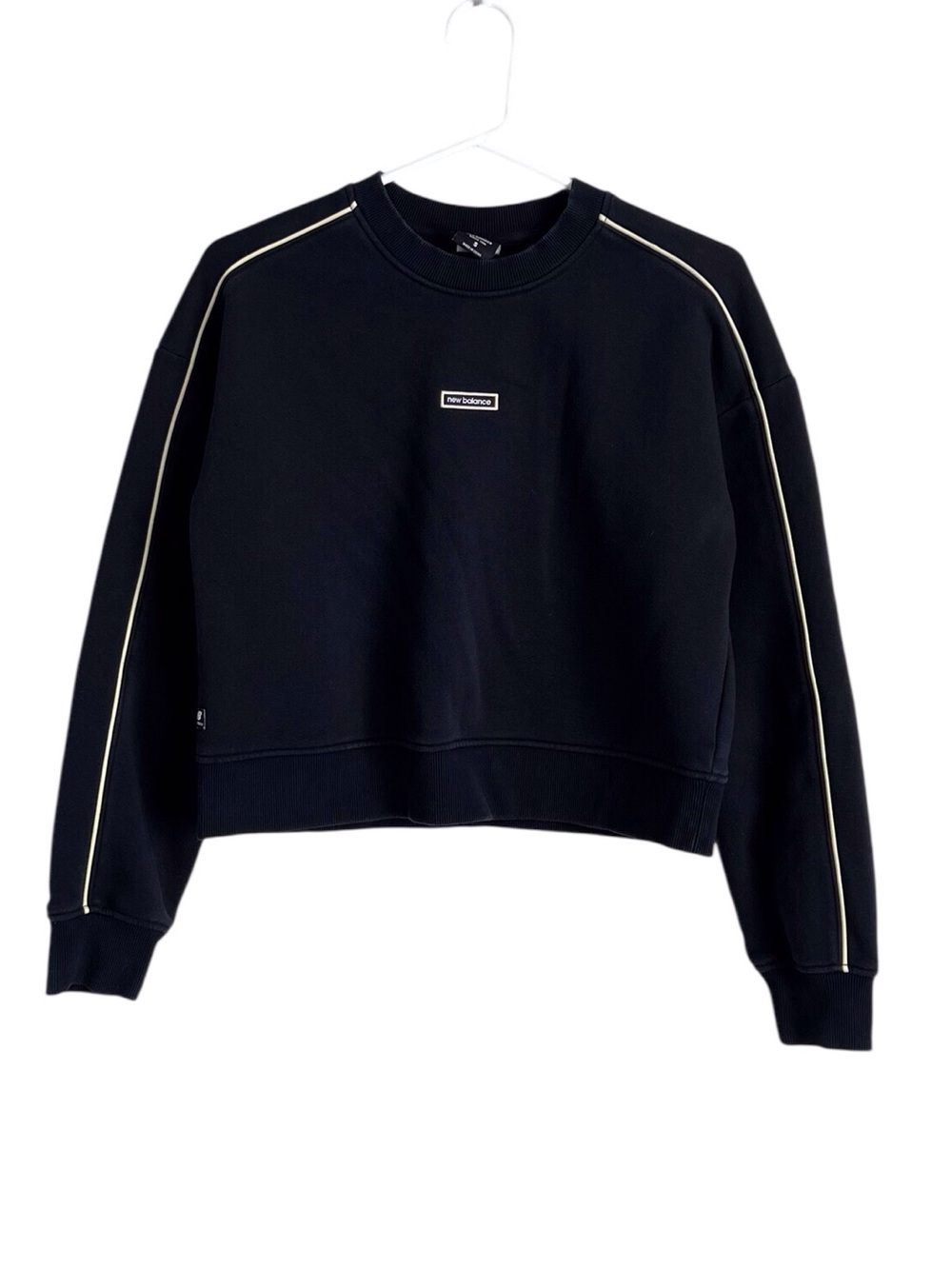 New Balance Women's Black Crop Sweatshirt Athletic Athleisure Workout Size Small